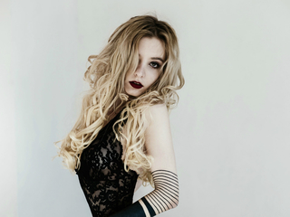 naked girl with webcam fingering AngelikaMoebius