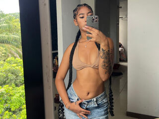 live webcam model CarolineCartson