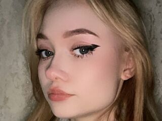 beautiful webcam girl CecilyBurnard