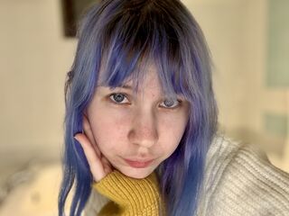 naughty cam girl masturbating with dildo DeidreSarin