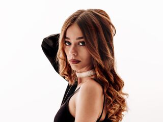 fingering camslut EmilliaFox