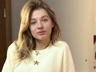 camslut fingering wet pussy IllaLafleche