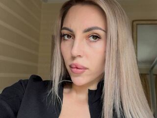 hot camwhore MelisaDee