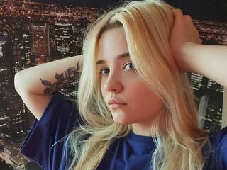 fingering girl MonnieMoniz