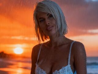 camgirl spreading pussy SalmaRoze