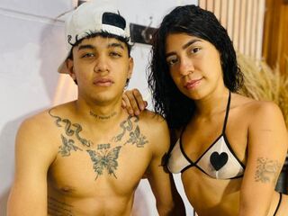 hot live cam couple sex AlessiaAndAxel
