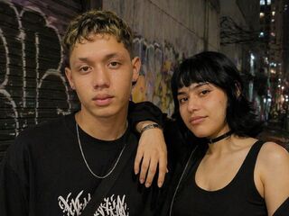 hot livecam couple AxelAndCloe