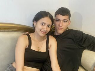 live webcam girl giving blowjob ZoeAndOliver