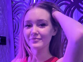masturbating cam girl AddieRunk