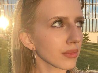 naughty camgirl masturbating with vibrator AishaSpringstead