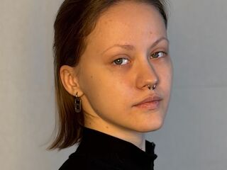 chat room webcam picture AlainaCaveness