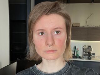 live cam girl AlessandraMillis