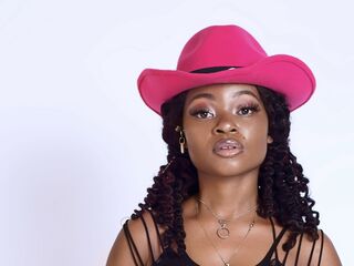 naked cam chatroom AmaAmivie