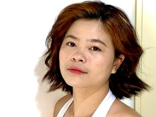 camgirl playing with dildo AmoraVera