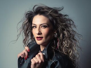 naughty camgirl masturbating AryTorres