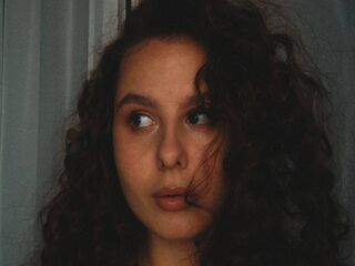 naked camgirl masturbating BertieSiegers