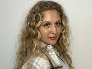 camgirl playing with vibrator BobbieLampros