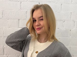 cam girl fingering pussy CamillaCapoccia