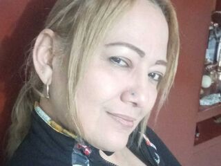 girl shaving pussy ClauDarling