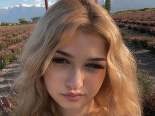chat room webcam picture CloudyFox