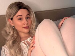 cam slut picture DeluaMoon