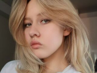 nude gamgirl DennyDucote