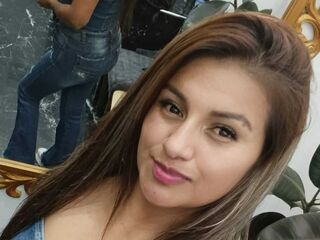 girl showing pussy DulceMariaRincon