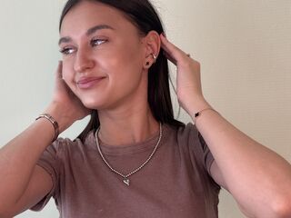 camgirl masturbating with sex toy EbonieTurkus