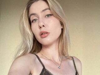 cam girl playing with vibrator ElizaGoth