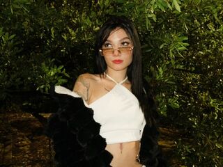 girl showing tits EmmaBridgerton