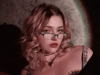 camgirl playing with sex toy GlynisLathon