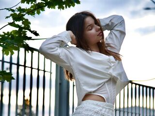 naked webcamgirl video GraceHeitger