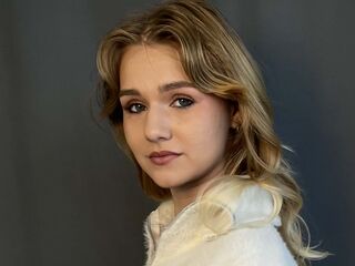 nude webcamgirl picture HelenPetrini