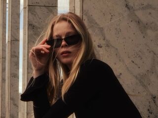 chatrubate cam girl JenaeWaneka
