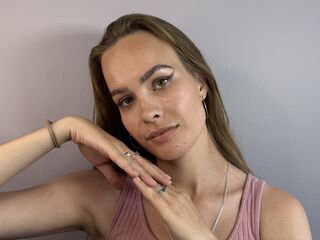 fingering webcamgirl JerilynMominee
