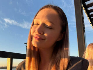 cam girl playing with sextoy KatharineDeakyne