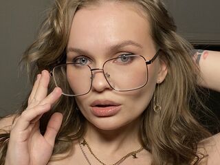 nude webcamgirl picture KattyWests