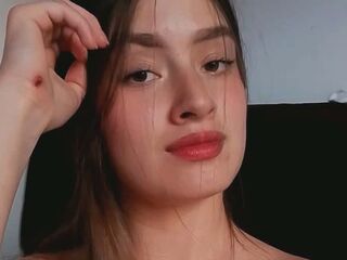 girl showing tits KendalCortes