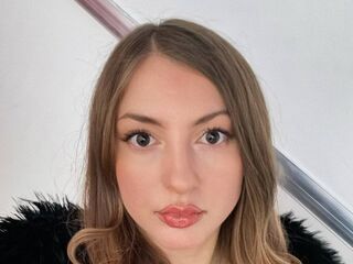 adult videochat room KyraKur