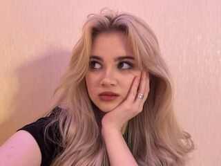 camwhore fingering shaved pussy LatoyiaCanpos