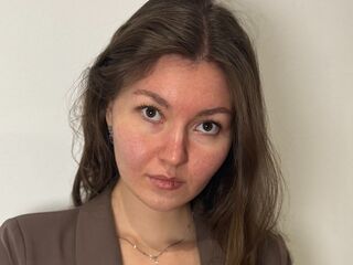 camslut spreading pussy LeilaCoocher