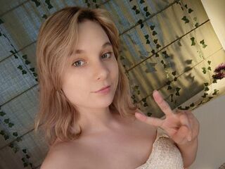 nude camgirl photo LilianDavidge