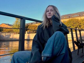 free video chat LillyStill