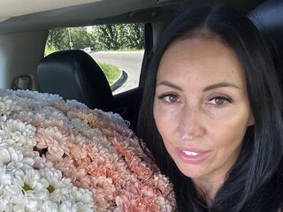 hot naked cam girl LipaWild