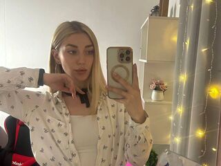 camgirl playing with sextoy LorettaFurr