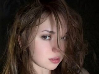 camgirl masturbating with dildo MIaViia