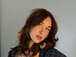 naked cam girl MaudBubble