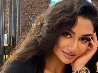 naked camgirl MayaDastrup