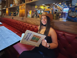 naked cam girl masturbating with sextoy MelanyCol