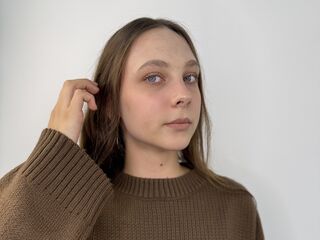 cam girl showing tits MelvinaLynch